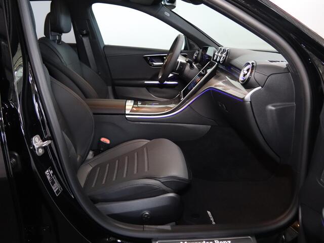 Mercedes-Benz C-KLASSE 300e Business Solution AMG | Panoramaschuifdak | Nightpakket | Digital Light | 19" LM velgen | Dodehoekassistent | 360° camera | Stoelverwarming | Sfeerverlichting |