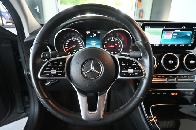 Mercedes-Benz C-KLASSE 180 Premium Plus Pack AMG Line Navigatie Clima Trekhaak Led Cruise CarPlay Ambient Lighting Inruil Mogelijk!