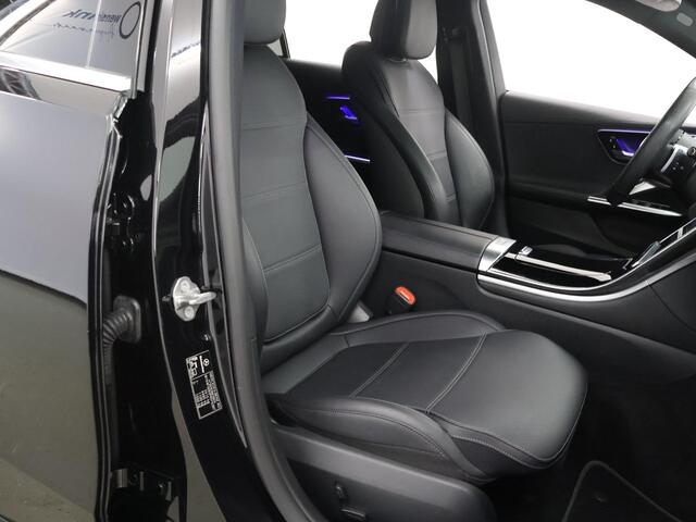 Mercedes-Benz C-KLASSE 300 e AMG Line | Stoelverwarming | High Performance LED | Achteruitrijcamera | Sfeerverlichting | Apple carplay |