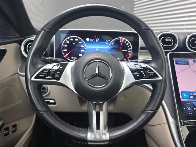 Mercedes-Benz C-KLASSE 300 e Luxury Line | Panoramaschuifdak | Distronic | Stoelverwarming | Achteruitrijcamera | Sfeerverlichting | Apple & Android Carplay