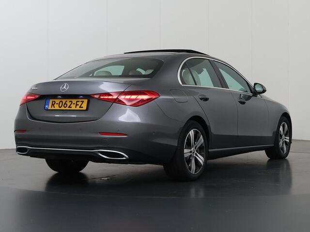 Mercedes-Benz C-KLASSE 300 e Luxury Line | Panoramadak | Lederen bekleding | Parkeercamera | Stoelverwarming |