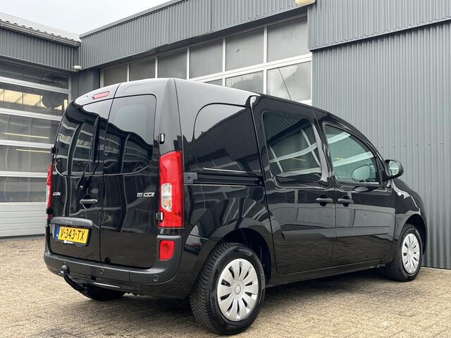 Mercedes-Benz CITAN 111 CDI BlueEFFICIENCY 110pk Airco Cruise controle Trekhaak 1050kg trekgewicht Telefoonverbinding 2-Persoons Zijruit Tomtom Bpm vrij voor particulier gebruik!!