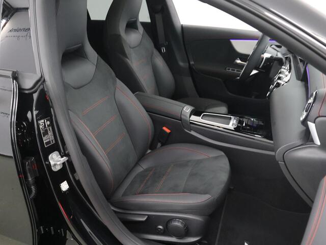 Mercedes-Benz CLA-KLASSE 180 Star Edition AMG Line | Panoramaschuifdak | Sfeerverlichting | Keyless go | Stoelverwarming