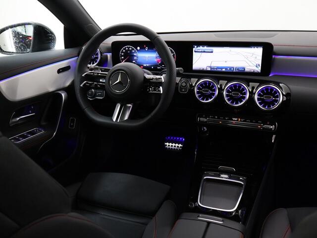 Mercedes-Benz CLA-KLASSE Shooting Brake 180 Star Edition AMG Night | Panoramadak | Multibeam led | Dodehoek assistent | Keyless Go |