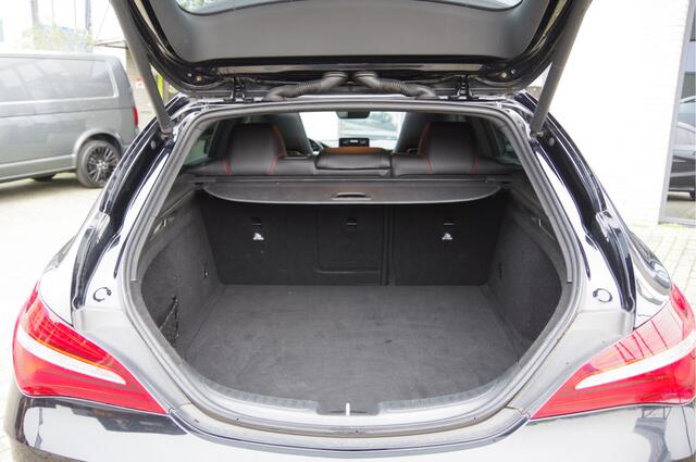 Mercedes-Benz CLA-KLASSE Shooting Brake 180 AMG NIGHT, AUT. LED, PANODAK, SPORTSTOELEN, 18'' AMG, CRUISE, NAVI, AIRCO, STOELVERWARMING