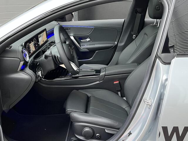 Mercedes-Benz CLA-KLASSE Shooting Brake 180 Luxury Line | Night Pakket | Panoramadak | MULTIBEAM LED Koplampen | Apple CarPlay | Android Auto | Sfeerverlichting | Stoelverwarming | Parkeersensoren | Achteruitrijcamera | Elektrisch inklapbare buitenspiegels | Showmodel