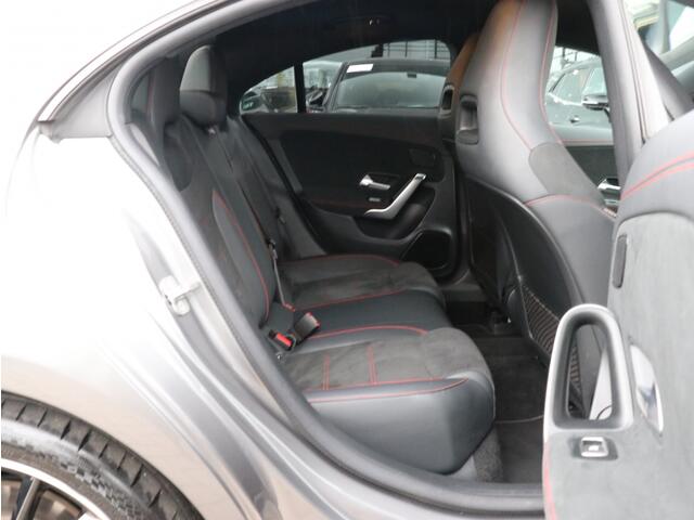 Mercedes-Benz CLA-KLASSE 250 e AMG Line I Leder I Keyless I Elektrische stoelverstelling
