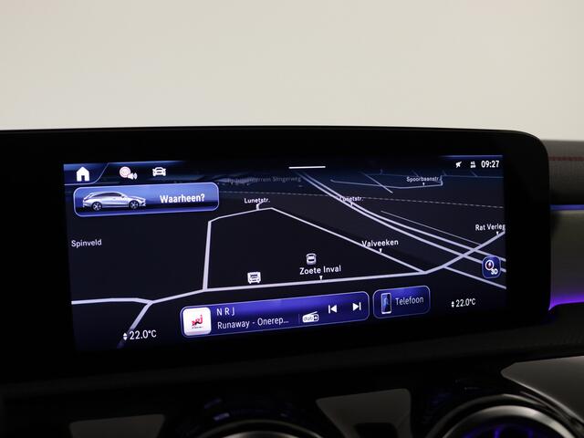 Mercedes-Benz CLA-KLASSE Shooting Brake 180 Star Edition AMG Line | Trekhaak | Nightpakket | USB pakket plus | Sfeerverlichting | Verwarmde stoelen vooraan | Parkeerpakket met 360°-camera | Draadloos oplaadsysteem voor smartphone |