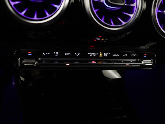 Mercedes-Benz CLA-KLASSE Shooting Brake 180 Star Edition AMG Line | Trekhaak | Nightpakket | USB pakket plus | Sfeerverlichting | Verwarmde stoelen vooraan | Parkeerpakket met 360°-camera | Draadloos oplaadsysteem voor smartphone |