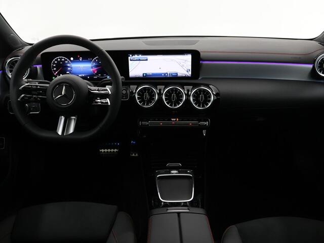 Mercedes-Benz CLA-KLASSE Shooting Brake 180 Business Solution AMG | Night Pakket | Panoramadak | 19" multispaaks velgen | 360 graden camera | Trekhaak |