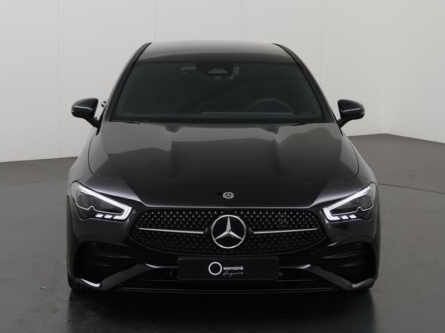 Mercedes-Benz CLA-KLASSE Shooting Brake 180 Business Solution AMG | Night Pakket | Panoramadak | 19" multispaaks velgen | 360 graden camera | Trekhaak |