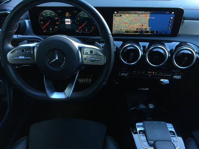 Mercedes-Benz CLA-KLASSE 200 AMG Line sfeer