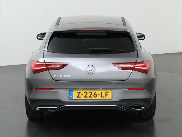 Mercedes-Benz CLA-KLASSE Shooting Brake 180 Star Edition Luxury Line | Widescreen | Camera | Stoelverwarming | Sfeerverlichting | Ele. kofferdeksel | Multibeam-Led | Comfortstoelen | Draadloze tel.lader | Keyless start | 18" Lichtmetaal |