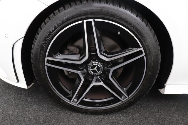 Mercedes-Benz CLA-KLASSE 180d Aut. AMG Night-Pakket Camera Carplay Sfeerverlichting