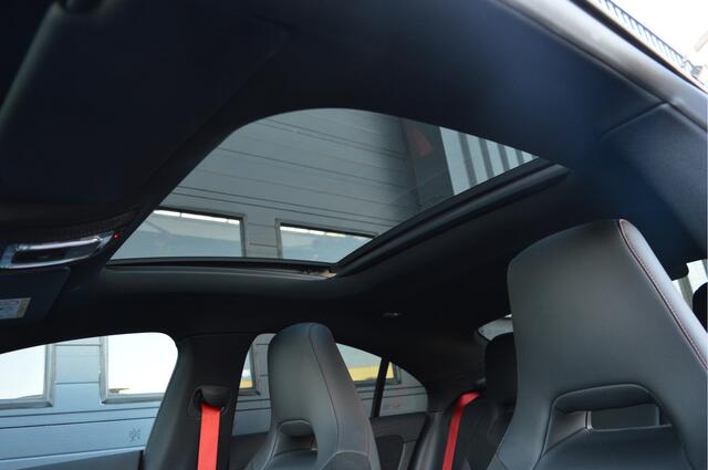 Mercedes-Benz CLA-KLASSE AMG 35 4MATIC | PANO | ACC | CAM | SFEERVERLICHTING |