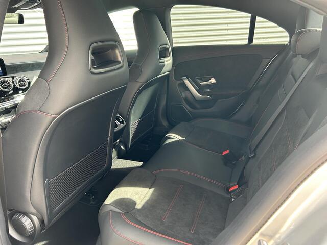 Mercedes-Benz CLA-KLASSE 250 e Star Edition AMG Line | Nightpakket | Apple CarPlay | Android Auto | Sfeerverlichting | Stoelverwarming | Achteruitrijcamera | Elektrisch inklapbare buitenspiegels | Showmodel