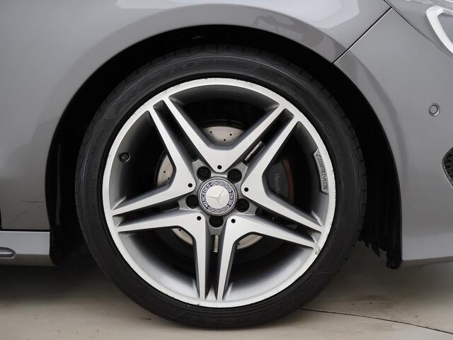 Mercedes-Benz CLA-KLASSE Shooting Brake 180 AUT. AMG SPORT + 18 INCH | SPORTSTOELEN | NAVIGATIE