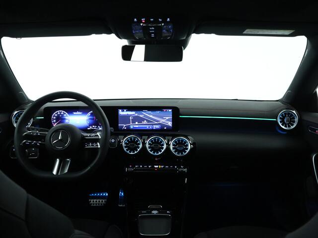 Mercedes-Benz CLA-KLASSE Shooting Brake 250 e AMG Plug-In Hybride | Panoramadak | Achteruitrijcamera | Sfeerverlichting | Apple Carplay | Inclusief 24 maanden MB Certified garantie voor Europa.