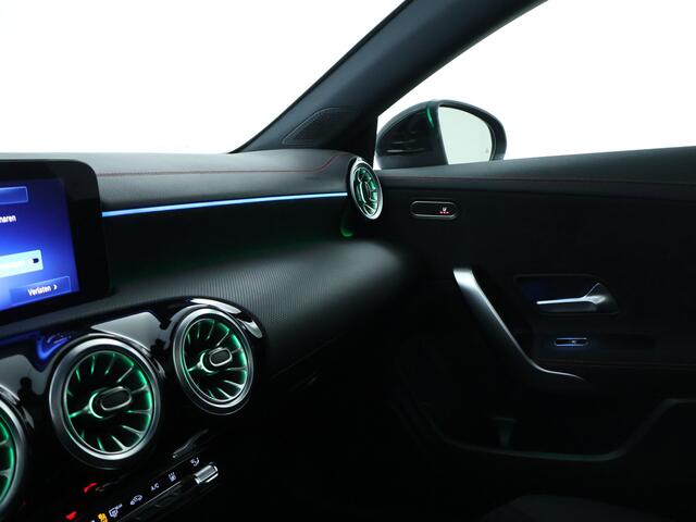Mercedes-Benz CLA-KLASSE Shooting Brake 250 e AMG Plug-In Hybride | Panoramadak | Achteruitrijcamera | Sfeerverlichting | Apple Carplay | Inclusief 24 maanden MB Certified garantie voor Europa.