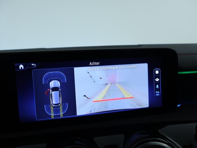 Mercedes-Benz CLA-KLASSE Shooting Brake 250 e AMG Plug-In Hybride | Panoramadak | Achteruitrijcamera | Sfeerverlichting | Apple Carplay | Inclusief 24 maanden MB Certified garantie voor Europa.