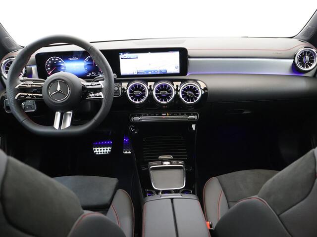 Mercedes-Benz CLA-KLASSE 250 e Business Solution AMG | Nightpakket | Multibeam led verlichting | Keyless Go | Panoramaschuifdak |