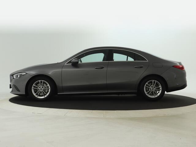 Mercedes-Benz CLA-KLASSE 200 Business Solution | Led Koplampen | Spiegelpakket | Achteruitrijcamera | Stoelverwarming voor | Inclusief 24 maanden Mercedes-Benz Certified garantie voor Europa.