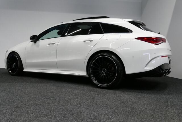 Mercedes-Benz CLA-KLASSE Shooting Brake 220 AMG Line / CLA45 AMG Diffuser / Panamericana Grill / Panoramadak / Burmester Surround Sound / Stoelverwarming / LED High Performance koplampen / Nightpakket / Agility Control / Trekhaak (zwenkbaar) / Ambienteverlichting / Widescreen / 1