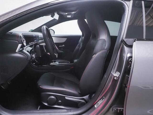 Mercedes-Benz CLA-KLASSE Shooting Brake 250 e AMG Nightpakket | Panoramadak | Distronic | Sfeerverlichting | Sttur- en Stoelverwarming | 360 gr Camera | KEyless Go | Inclusief 24 maanden Mercedes-Benz Certified garantie voor Europa.