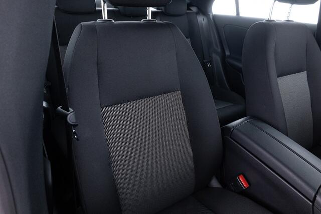 Mercedes-Benz CLA-KLASSE 200 Limousine | NAVI | CAMERA | ECC | VELGEN