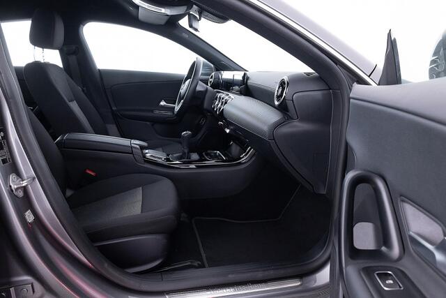 Mercedes-Benz CLA-KLASSE 200 Limousine | NAVI | CAMERA | ECC | VELGEN