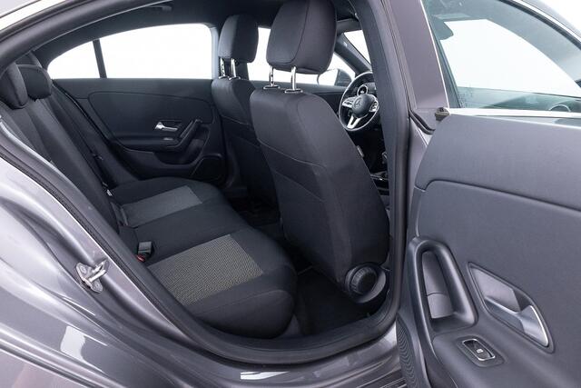 Mercedes-Benz CLA-KLASSE 200 Limousine | NAVI | CAMERA | ECC | VELGEN