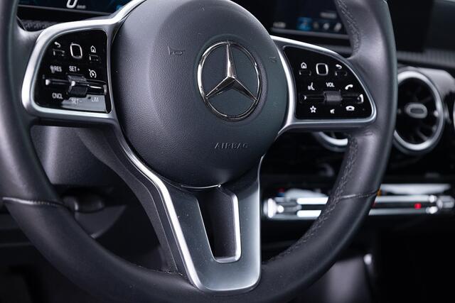 Mercedes-Benz CLA-KLASSE 200 Limousine | NAVI | CAMERA | ECC | VELGEN