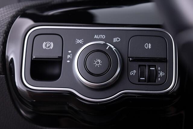 Mercedes-Benz CLA-KLASSE 200 Limousine | NAVI | CAMERA | ECC | VELGEN