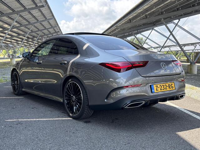 Mercedes-Benz CLA-KLASSE 180 Star Edition AMG Line | Panoramadak | Night | 19" AMG Velgen | Sfeerverlichting | Parkeercamera |