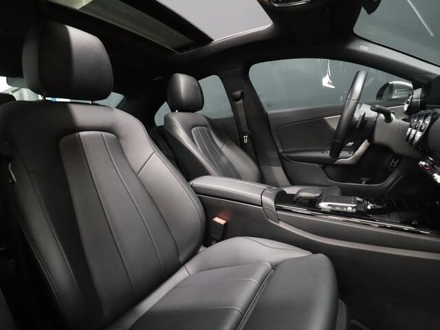 Mercedes-Benz CLA-KLASSE 180 Business Solution Luxury [SCHUIFKANTELDAK, SFEERVERLICHTING, CAMERA, WIDESCREEN, VOL LEDER, STOELVERWARMING, PDC V+A, CRUISE, CLIMATE, NIEUWSTAAT]