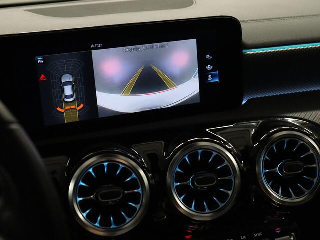 Mercedes-Benz CLA-KLASSE 180 Business Solution Luxury [SCHUIFKANTELDAK, SFEERVERLICHTING, CAMERA, WIDESCREEN, VOL LEDER, STOELVERWARMING, PDC V+A, CRUISE, CLIMATE, NIEUWSTAAT]
