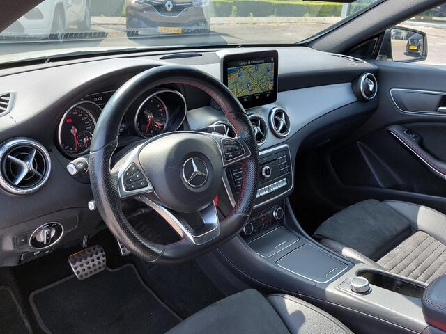Mercedes-Benz CLA-KLASSE 180 122pk Automaat AMG Night Edition Plus | Origineel NL | Navi | Airco | Cruise | Led Koplampen | Pdc V+A+Assist | Licht+Regensensor | Privacy Glass | 18''lm