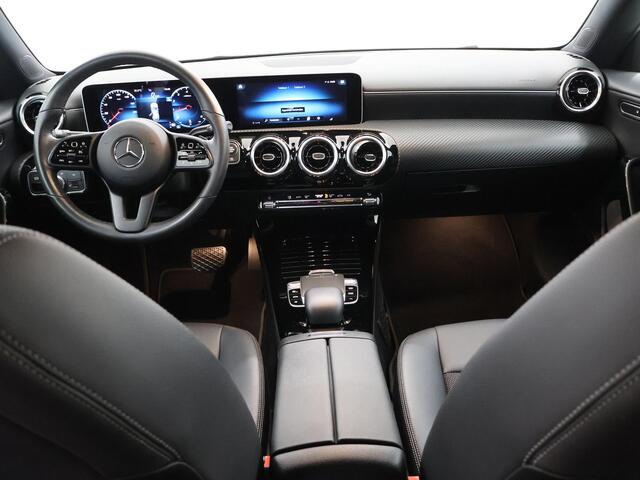 Mercedes-Benz CLA-KLASSE Shooting Brake 180 Advantage | Led koplampen | Widescreen | Trekhaak | Stoelverwarming