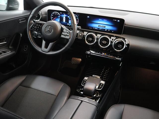 Mercedes-Benz CLA-KLASSE Shooting Brake 180 Advantage | Led koplampen | Widescreen | Trekhaak | Stoelverwarming