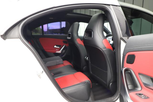 Mercedes-Benz CLA-KLASSE 200 AMG | 163PK | Sfeerverlichting | Keyles-go | Multibeam | Memory | Pano | Leder | Stoelverwarming | NL-Auto | 2020.