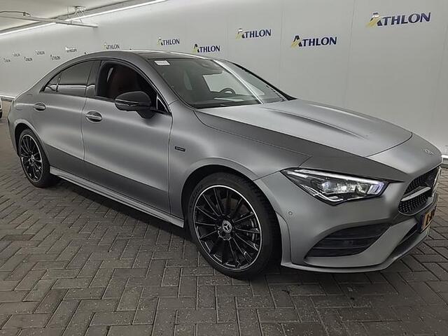 Mercedes-Benz CLA-KLASSE 250 e Premium Plus | Panoramadak | Lederen Bekleding | Burmester | 360°-camera | NL-Auto |