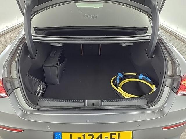 Mercedes-Benz CLA-KLASSE 250 e Premium Plus | Panoramadak | Lederen Bekleding | Burmester | 360°-camera | NL-Auto |