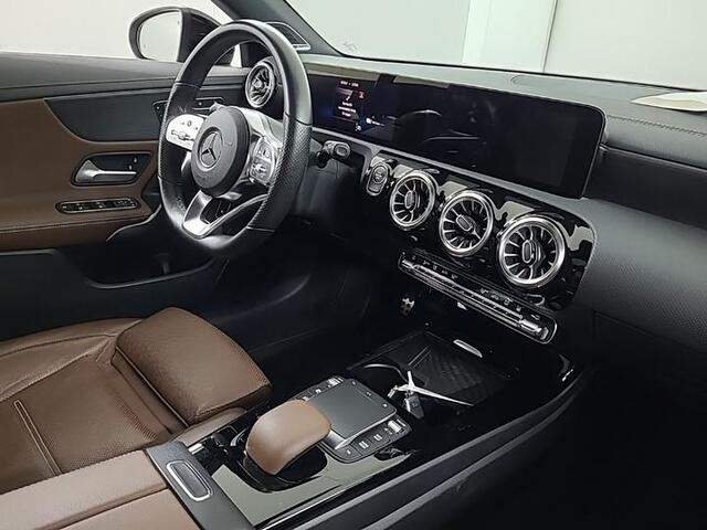 Mercedes-Benz CLA-KLASSE 250 e Premium Plus | Panoramadak | Lederen Bekleding | Burmester | 360°-camera | NL-Auto |