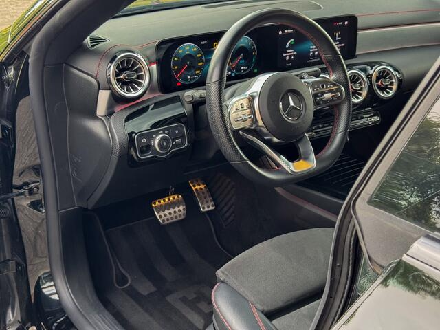 Mercedes-Benz CLA-KLASSE Shooting Brake 250 e Premium AMG, Pano, Camera, CarPlay, Night