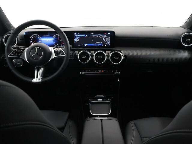 Mercedes-Benz CLA-KLASSE Shooting Brake 250e Star Edition Mercedes-Benz CLA Shooting Brake 250 e Star Edition | Navigatie | Parkeerassistent PARKTRONIC | EASY PACK achterklep | USB pakket plus | Stoelverwarming