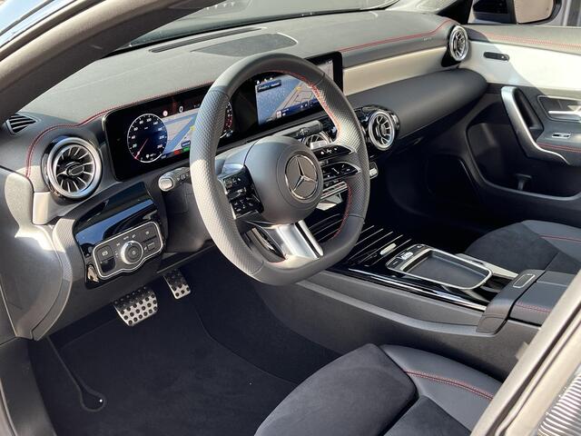 Mercedes-Benz CLA-KLASSE Shooting Brake 250 e AMG Line | Panoramadak | Night Pakket | MULTIBEAM LED Koplampen | Dodehoekassistent | Advanced Sound System | Sfeerverlichting | Stoelverwarming | Achteruitrijcamera | Elektrisch Inklapbare Buitenspiegels