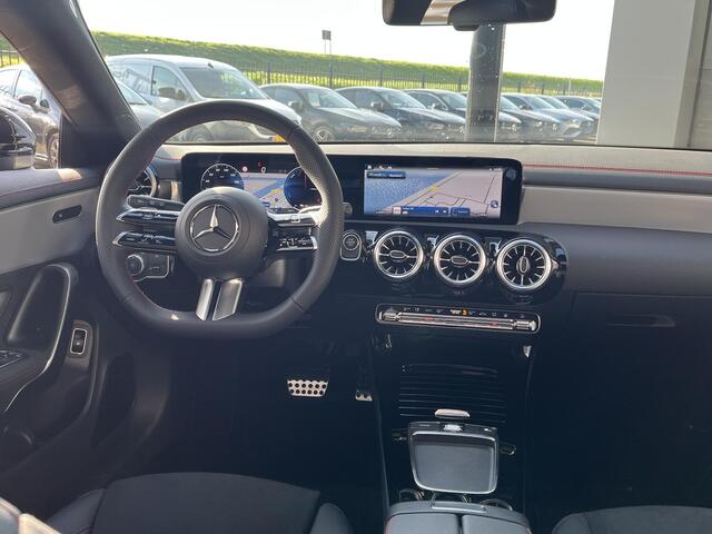 Mercedes-Benz CLA-KLASSE Shooting Brake 250 e AMG Line | Panoramadak | Night Pakket | MULTIBEAM LED Koplampen | Dodehoekassistent | Advanced Sound System | Sfeerverlichting | Stoelverwarming | Achteruitrijcamera | Elektrisch Inklapbare Buitenspiegels