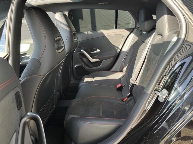 Mercedes-Benz CLA-KLASSE Shooting Brake 250 e AMG Line | Panoramadak | Night Pakket | MULTIBEAM LED Koplampen | Dodehoekassistent | Advanced Sound System | Sfeerverlichting | Stoelverwarming | Achteruitrijcamera | Elektrisch Inklapbare Buitenspiegels