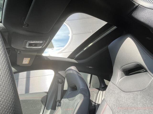 Mercedes-Benz CLA-KLASSE Shooting Brake 250 e AMG Line | Panoramadak | Night Pakket | MULTIBEAM LED Koplampen | Dodehoekassistent | Advanced Sound System | Sfeerverlichting | Stoelverwarming | Achteruitrijcamera | Elektrisch Inklapbare Buitenspiegels