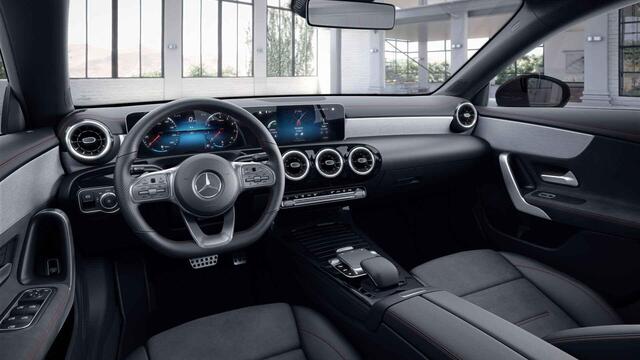 Mercedes-Benz CLA-KLASSE Shooting Brake 200 Advantage | AMG | Widescreen | Multispaaks lichtmetalen velgen |